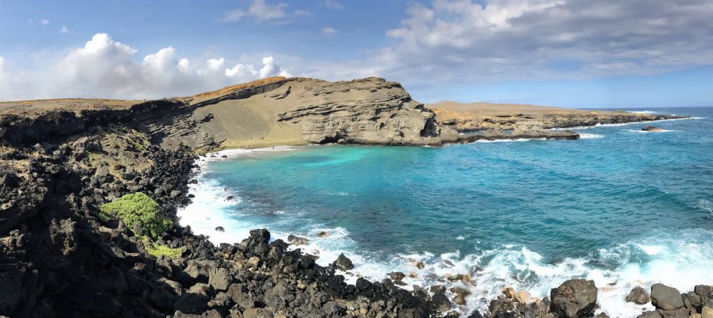 Green sand beach, au fond de sa petite baie Green sand beach, au fond de sa petite baie