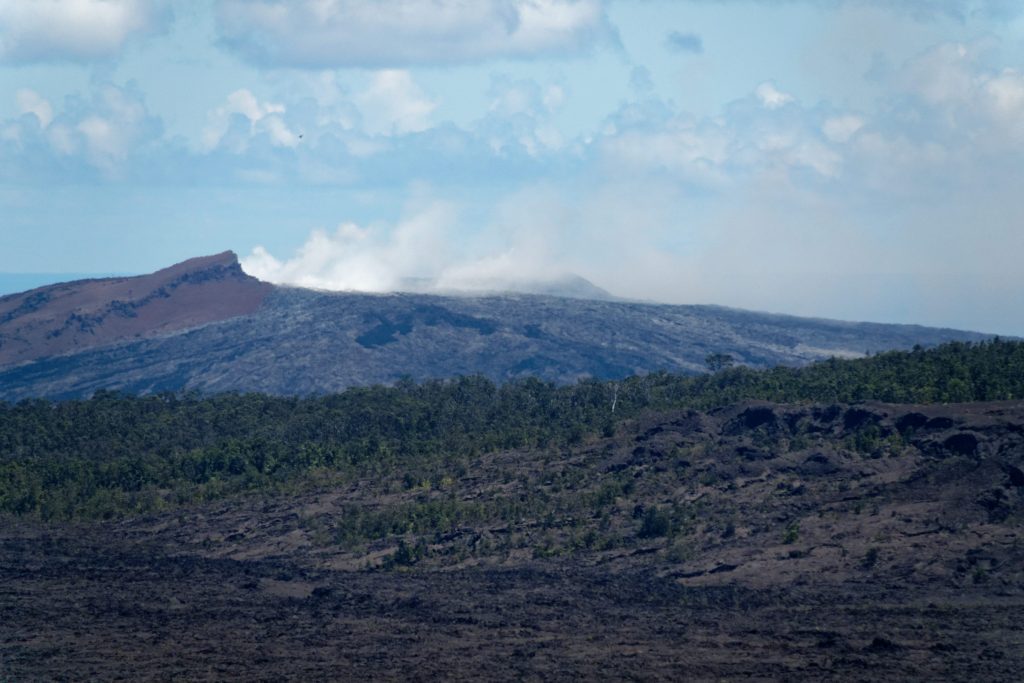 Puʻu ʻŌʻō, en éruption depuis 1983