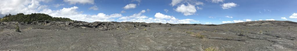 Le paysage inhospitalier entre Pu'U Huluhulu et Mauna Ulu Le paysage inhospitalier entre Pu'U Huluhulu et Mauna Ulu
