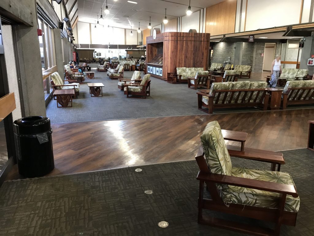 Salle d'attente de l'aéroport de Hilo