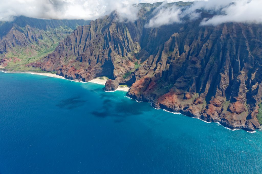 Une vue de la Na Pali coast vue du ciel