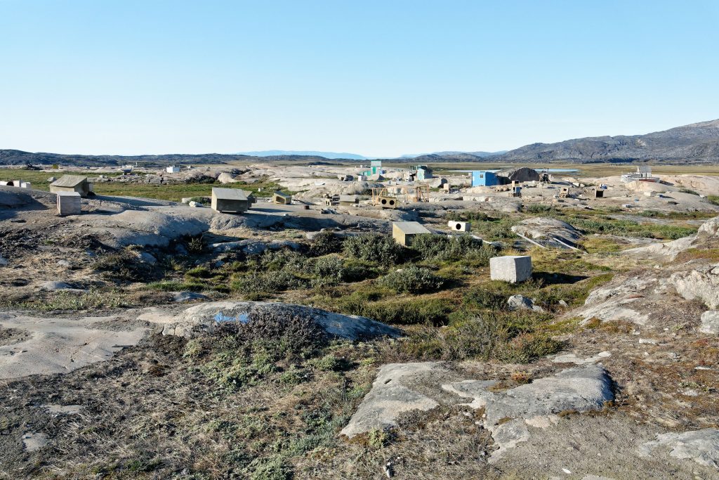 La zone de parcage des chiens de traineau d'Ilulissat La zone de parcage des chiens de traineau d'Ilulissat